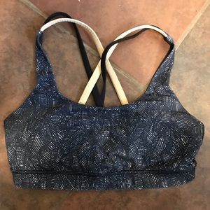 Lululemon sports bra size 6